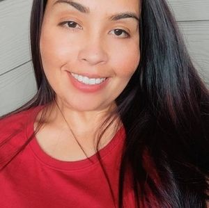 Meet your Posher, Carolina